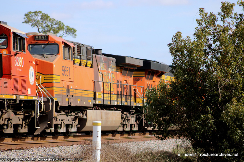 BNSF 5651